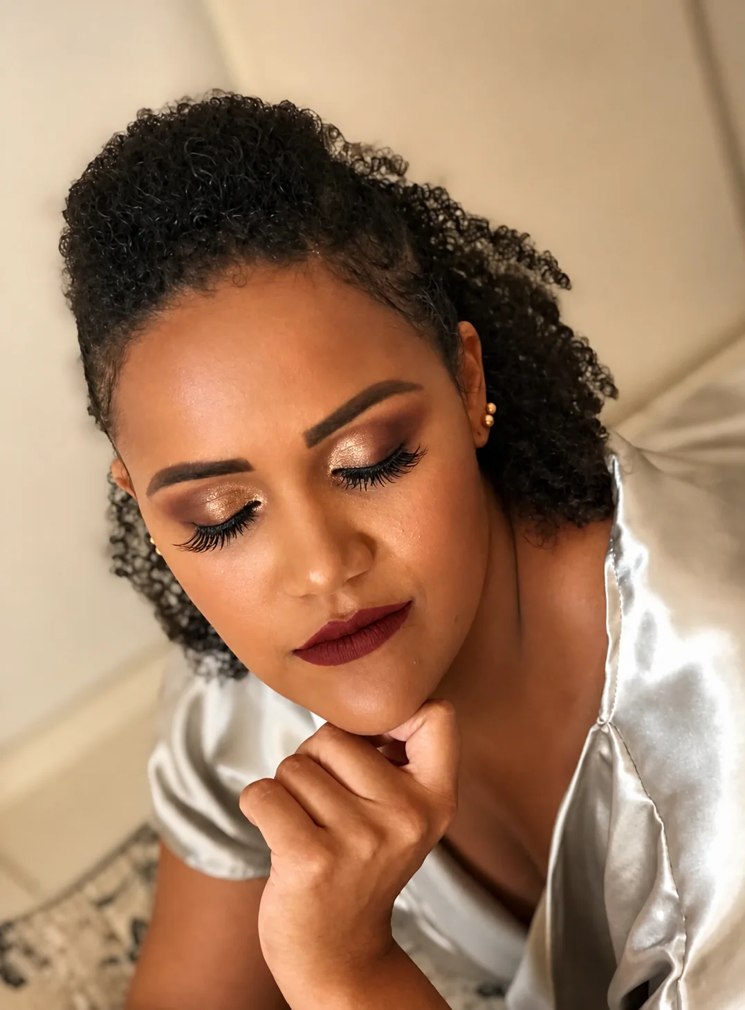 Maquiagem editorial em pele negra